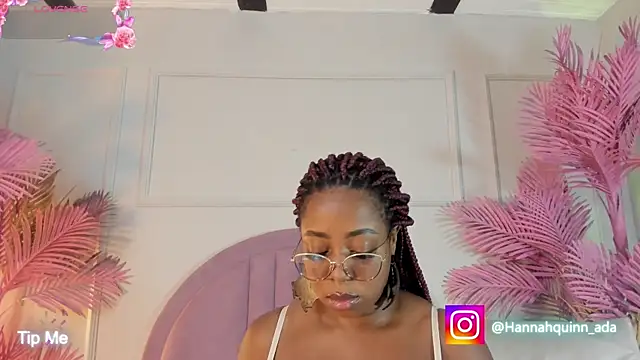 Snapshot of Hanaahquinn chatting on 04.25.26 Hanaahquinn online show from 04.25.26