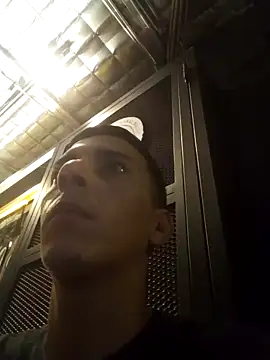 Snapshot of walterdsm chatting on 03.19.25 walterdsm online show from 03.19.25