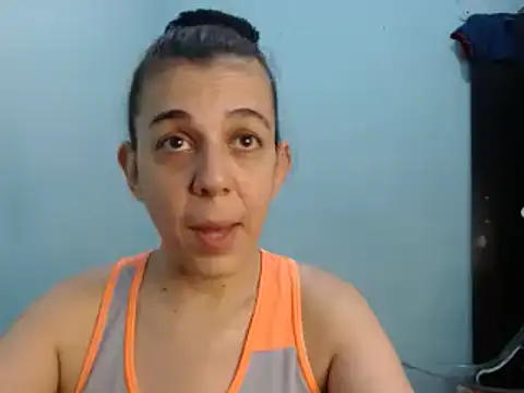 Snapshot of luli_angel chatting on 10.28.25 luli angel online show from 10.28.25