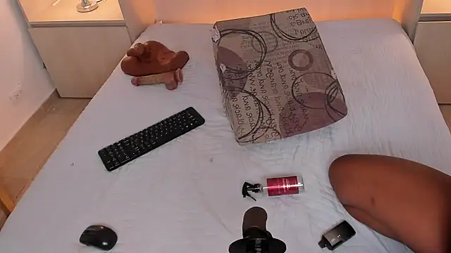 BeverlySteel online show from 11.09.25