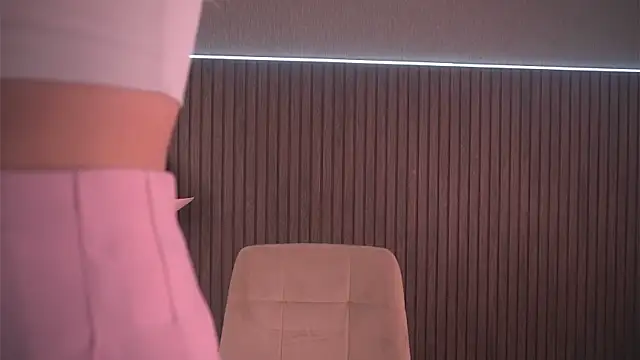 Snapshot of christie_luv chatting on 09.26.25 christie luv online show from 09.26.25