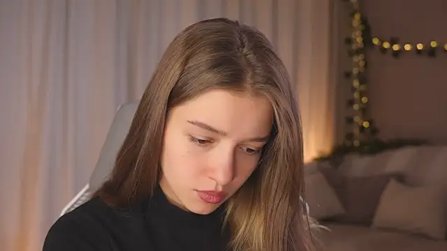 UdelaHathorne online show from 10.12.25