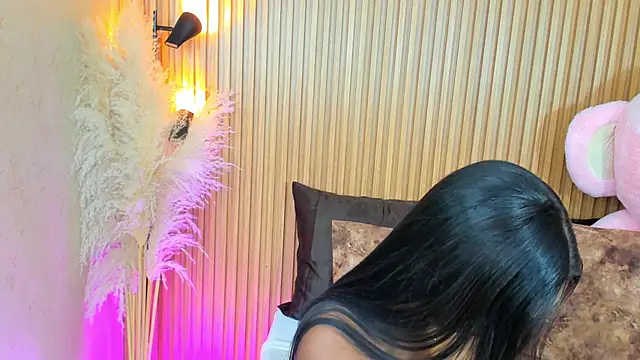 AlexiaAbbey online show from 11.20.25