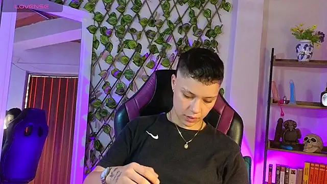 demimoore222 online show from 03.08.25