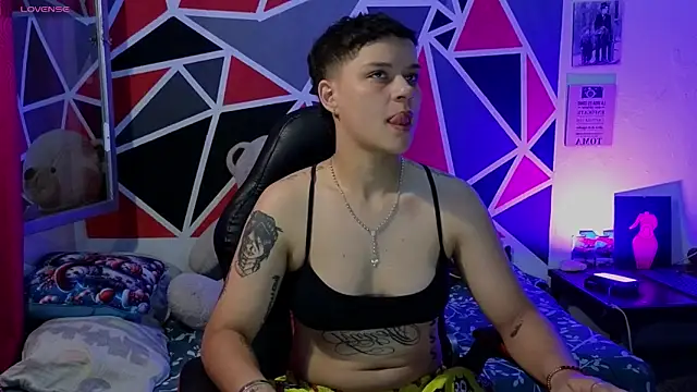 demimoore222 online show from 01.06.26