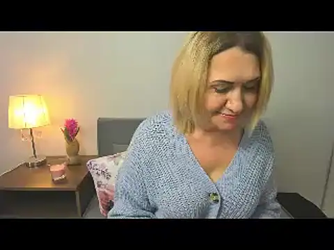 Snapshot of IsabellaSexyMilf chatting on 03.21.25 IsabellaSexyMilf online show from 03.21.25