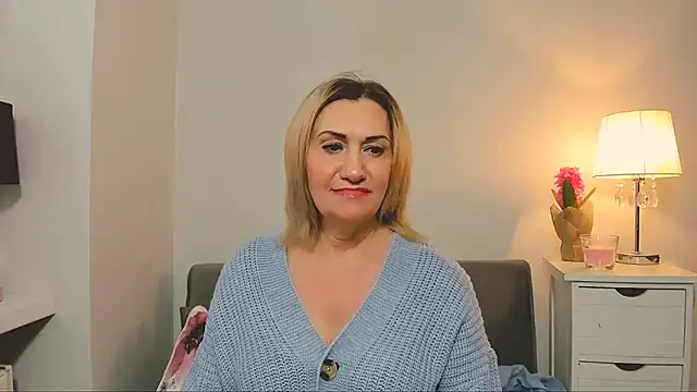 Snapshot of IsabellaSexyMilf chatting on 03.23.25 IsabellaSexyMilf online show from 03.23.25