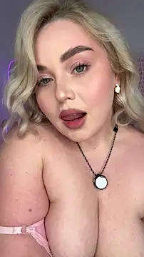 Snapshot of April_Vancee chatting on 04.27.26 April Vancee online show from 04.27.26