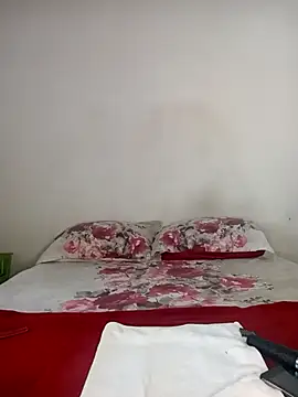 Snapshot of Missvixen81 chatting on 02.18.26 Missvixen81 online show from 02.18.26