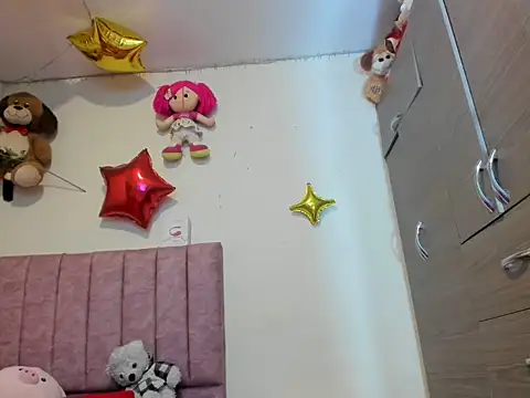 Snapshot of hot-nikol chatting on 03.22.25 hot-nikol online show from 03.22.25