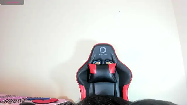 Snapshot of hot-nikol chatting on 11.19.25 hot-nikol online show from 11.19.25