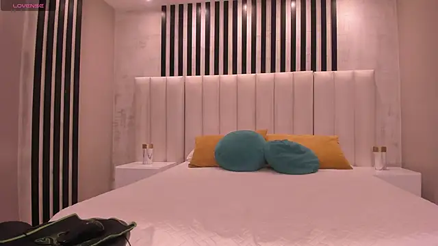 ArianaMonroe  online show from 09.13.25