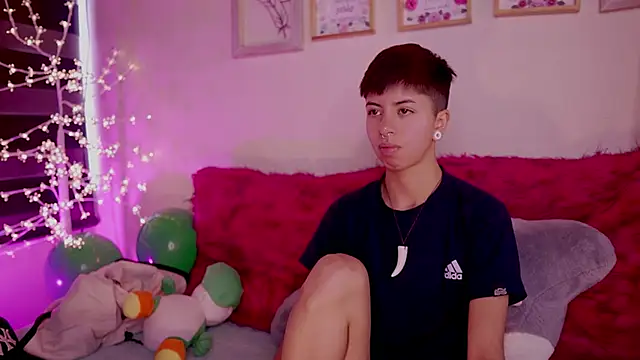 Snapshot of tommy_blue chatting on 03.19.25 tommy blue online show from 03.19.25