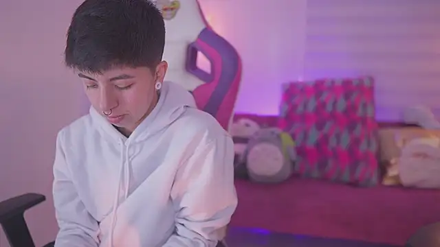 tommy blue online show from 11.10.25