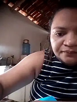 Snapshot of viviksmel chatting on 04.25.26 viviksmel online show from 04.25.26