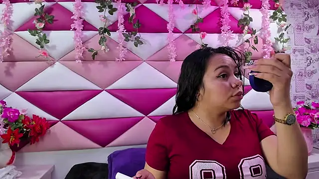 Snapshot of _Violeta_18 chatting on 11.06.25 Violeta 18 online show from 11.06.25