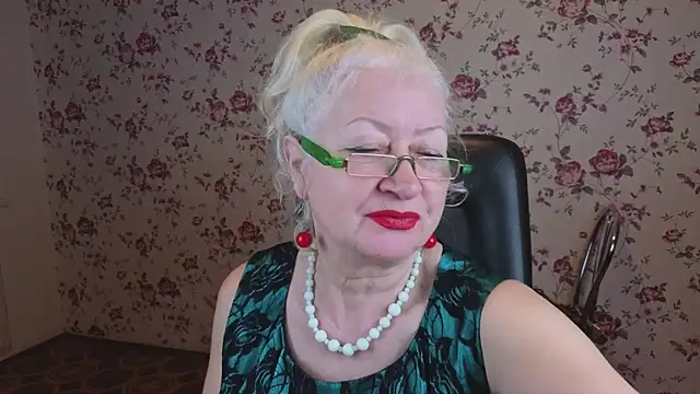 Maya Mayflower online show from 12.16.25