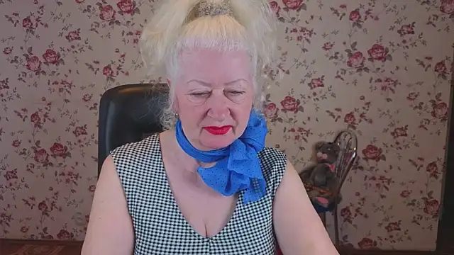 Snapshot of Maya_Mayflower chatting on 04.19.26 Maya Mayflower online show from 04.19.26