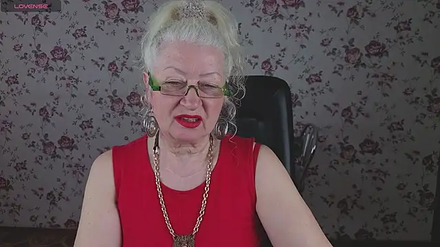 Snapshot of Maya_Mayflower chatting on 05.03.26 Maya Mayflower online show from 05.03.26