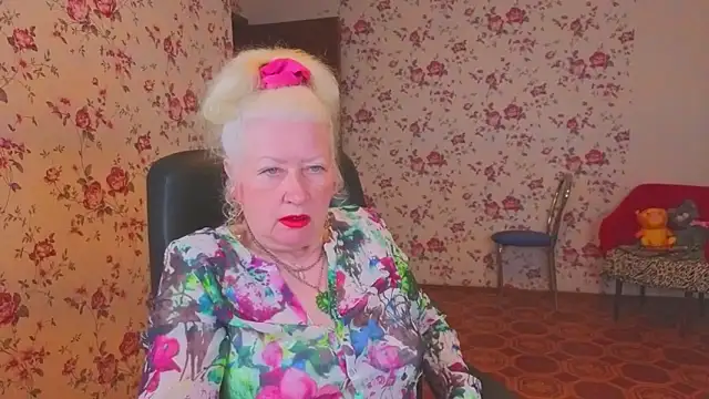 Snapshot of Maya_Mayflower chatting on 05.15.26 Maya Mayflower online show from 05.15.26