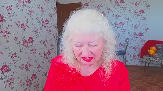 Snapshot of Maya_Mayflower chatting on 06.04.26 Maya Mayflower online show from 06.04.26