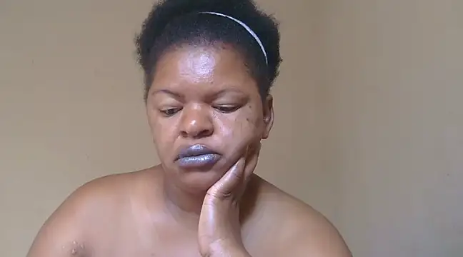 Snapshot of ebony_rose11 chatting on 03.05.25 ebony rose11 online show from 03.05.25