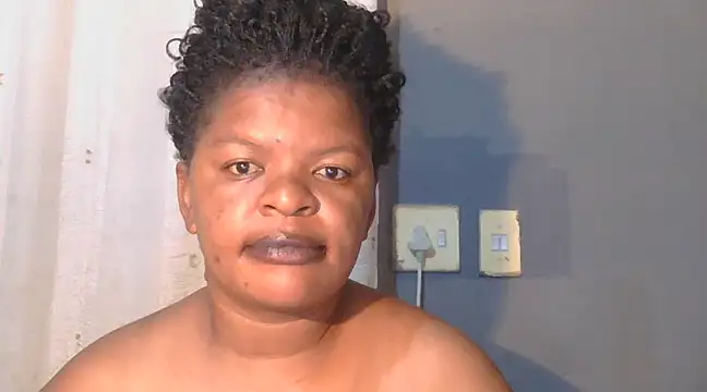 Snapshot of ebony_rose11 chatting on 03.21.25 ebony rose11 online show from 03.21.25