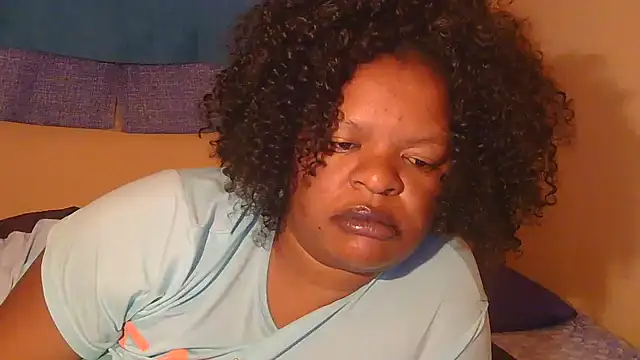 Snapshot of ebony_rose11 chatting on 09.14.25 ebony rose11 online show from 09.14.25