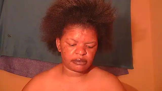 Snapshot of ebony_rose11 chatting on 09.23.25 ebony rose11 online show from 09.23.25