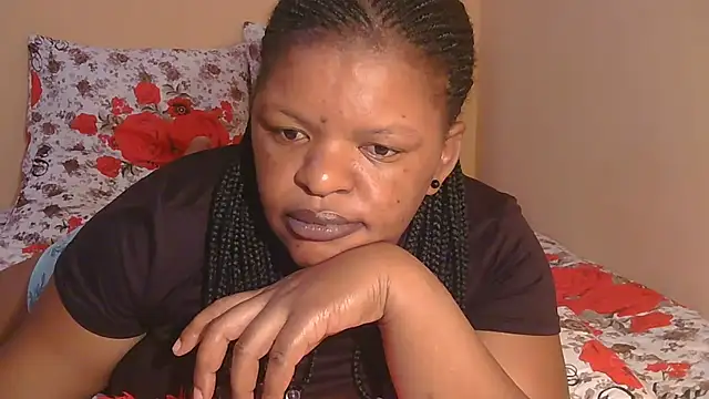 Snapshot of ebony_rose11 chatting on 10.08.25 ebony rose11 online show from 10.08.25