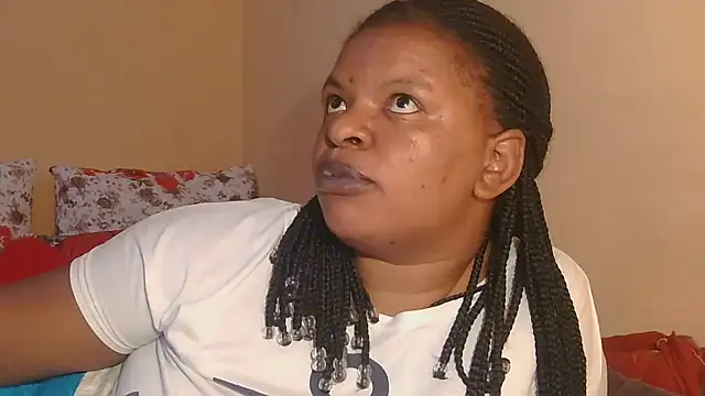 Snapshot of ebony_rose11 chatting on 10.11.25 ebony rose11 online show from 10.11.25