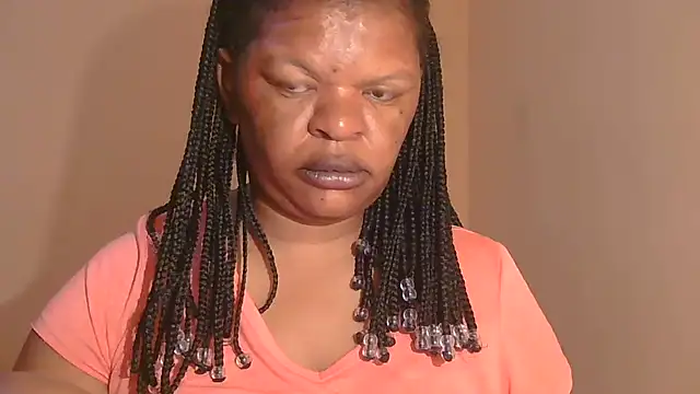 Snapshot of ebony_rose11 chatting on 10.22.25 ebony rose11 online show from 10.22.25