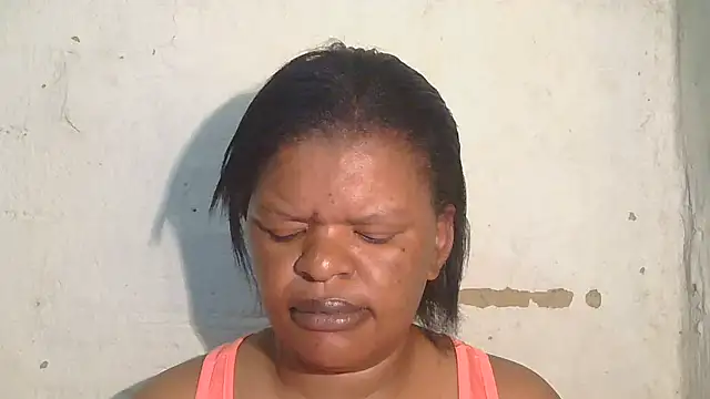 Snapshot of ebony_rose11 chatting on 10.31.25 ebony rose11 online show from 10.31.25