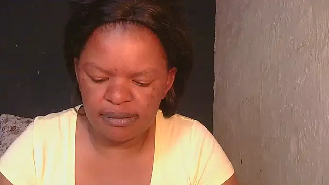 Snapshot of ebony_rose11 chatting on 11.09.25 ebony rose11 online show from 11.09.25