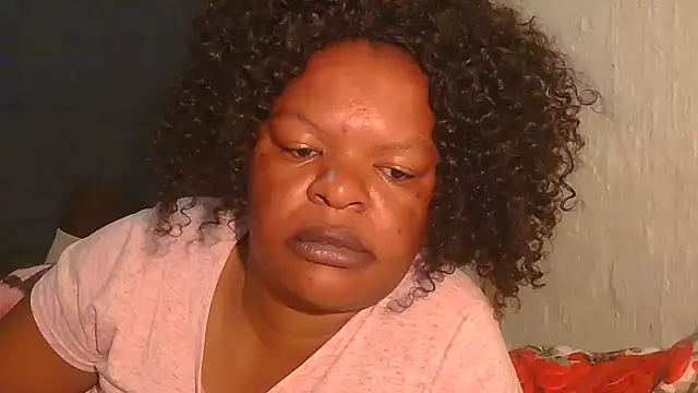 Snapshot of ebony_rose11 chatting on 11.16.25 ebony rose11 online show from 11.16.25