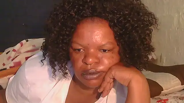 Snapshot of ebony_rose11 chatting on 11.24.25 ebony rose11 online show from 11.24.25