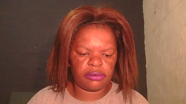 Snapshot of ebony_rose11 chatting on 12.17.25 ebony rose11 online show from 12.17.25