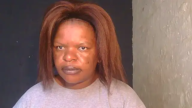 Snapshot of ebony_rose11 chatting on 12.18.25 ebony rose11 online show from 12.18.25