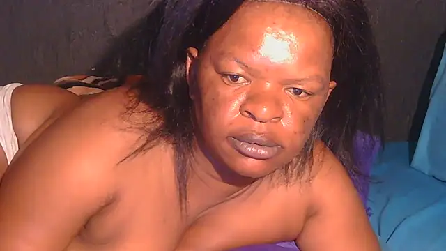 Snapshot of ebony_rose11 chatting on 02.10.26 ebony rose11 online show from 02.10.26