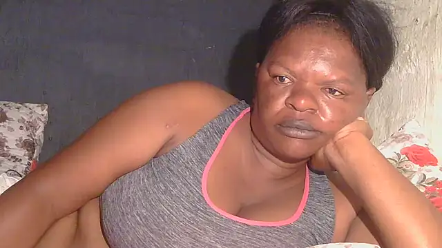 Snapshot of ebony_rose11 chatting on 02.27.26 ebony rose11 online show from 02.27.26