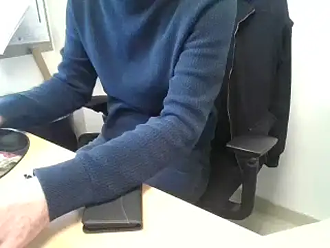 Snapshot of GM51-1988 chatting on 03.21.25 GM51-1988 online show from 03.21.25