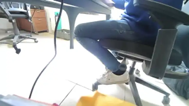 Snapshot of GM51-1988 chatting on 04.10.26 GM51-1988 online show from 04.10.26