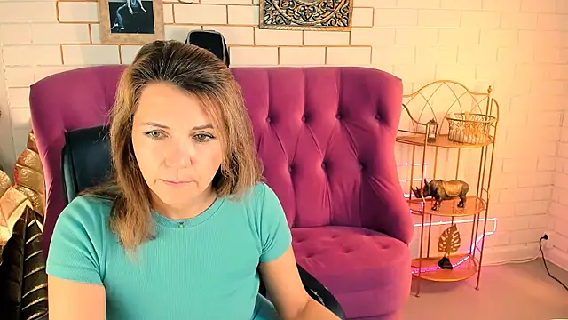 NicoleHitman online show from 09.26.25