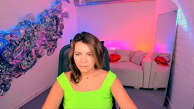 NicoleHitman online show from 10.12.25