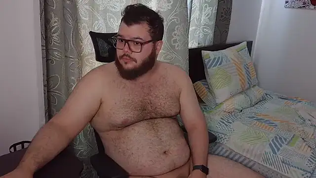 Snapshot of Edmund98 chatting on 12.01.25 Edmund98 online show from 12.01.25