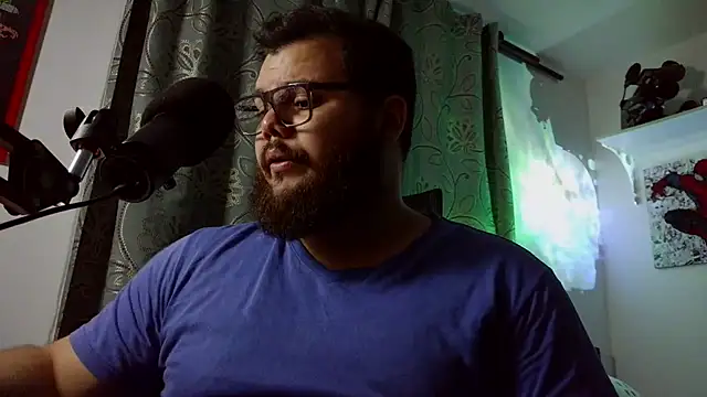 Snapshot of Edmund98 chatting on 12.19.25 Edmund98 online show from 12.19.25