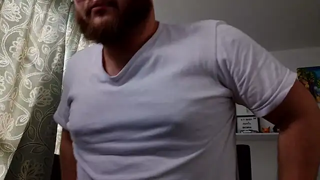 Snapshot of Edmund98 chatting on 02.05.26 Edmund98 online show from 02.05.26