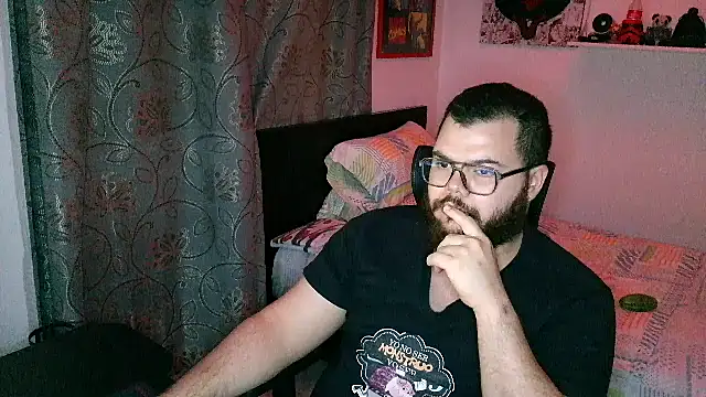 Snapshot of Edmund98 chatting on 02.18.26 Edmund98 online show from 02.18.26