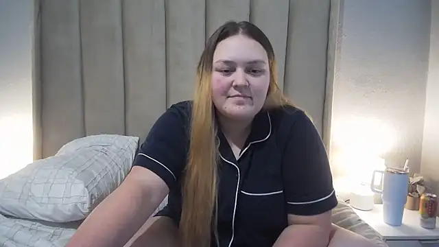 Snapshot of Neytjie chatting on 05.23.26 Neytjie online show from 05.23.26