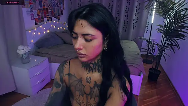 CharimgSabrina online show from 12.21.25